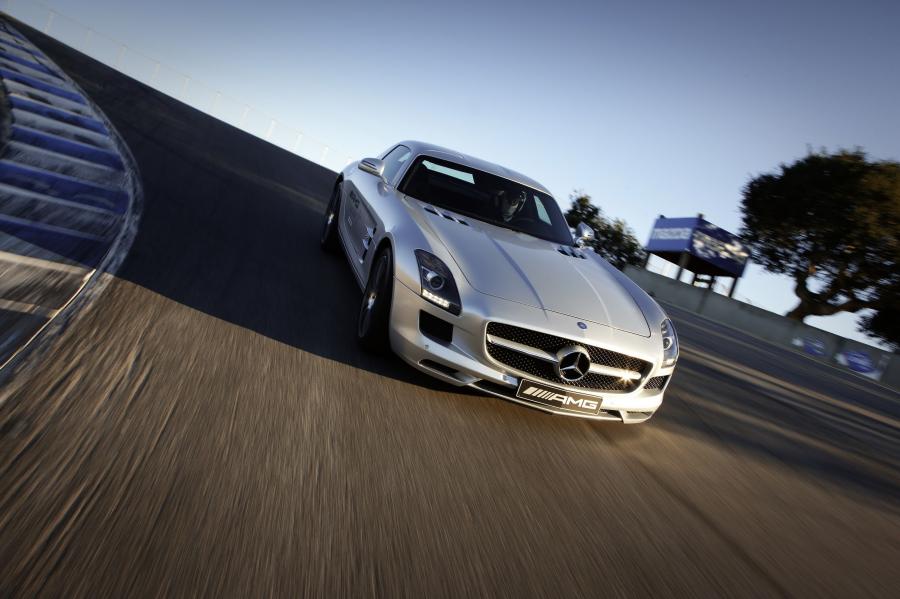  Mercedes-Benz SLS AMG 2010 года  (фото 135 из 526)